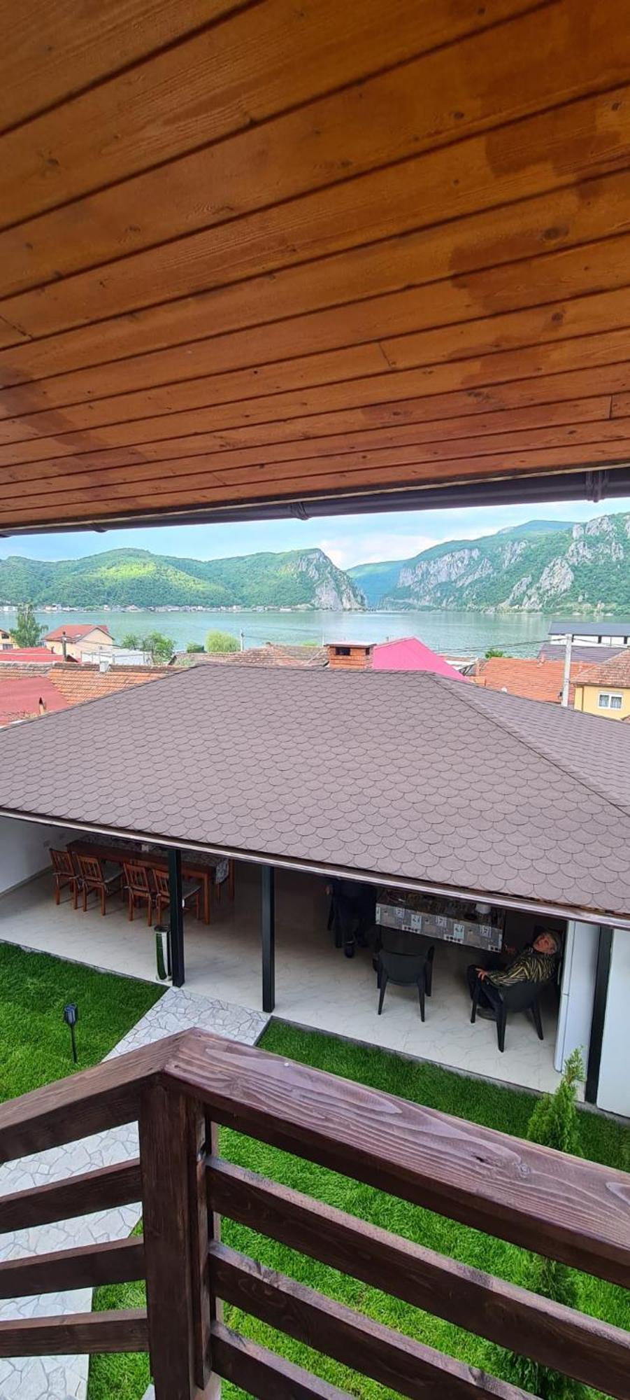Vila Alexandra Si Adan Dubová Exteriér fotografie